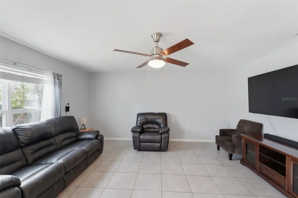 1915 Bayport Drive Deltona FL 32728
