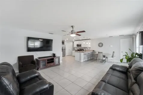 1915 Bayport Drive Deltona FL 32728