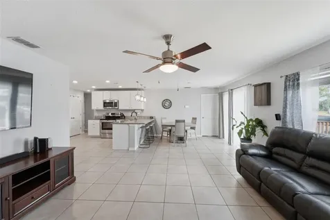 1915 Bayport Drive Deltona FL 32728