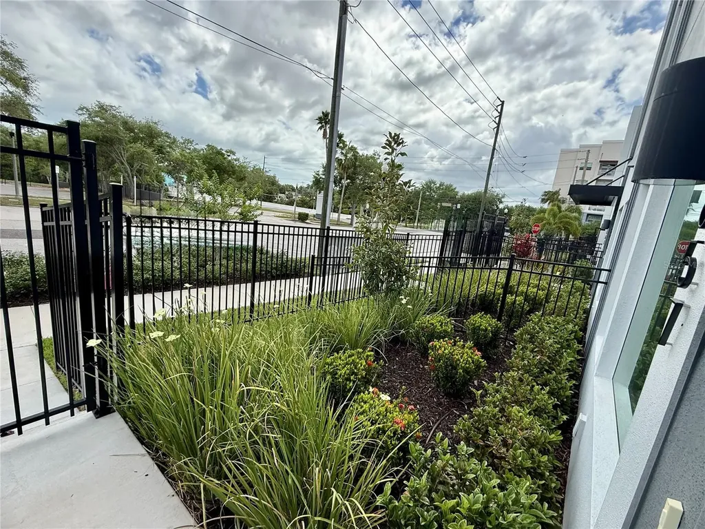 857 6th Avenue S St Petersburg FL 33701