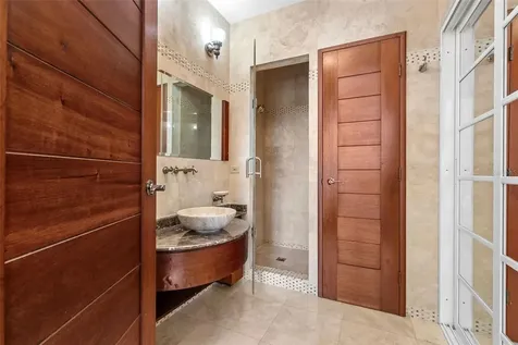 251 Recinto Sur San Juan PR 00901