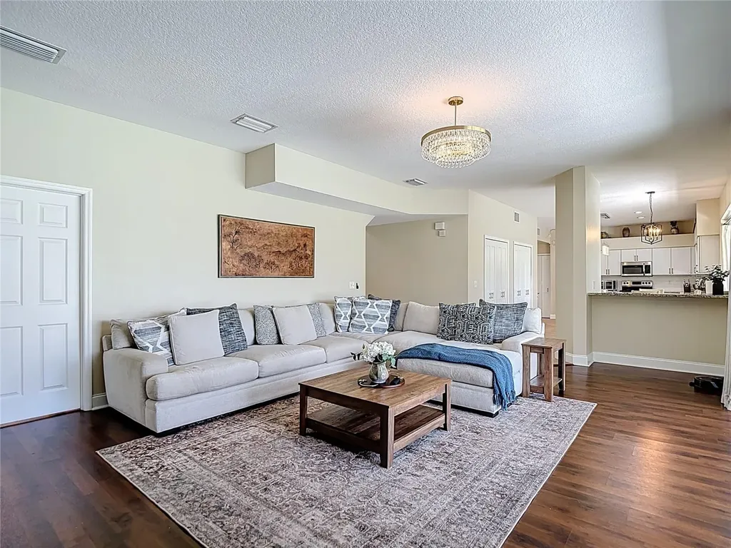 18109 Kara Court Tampa FL 33647