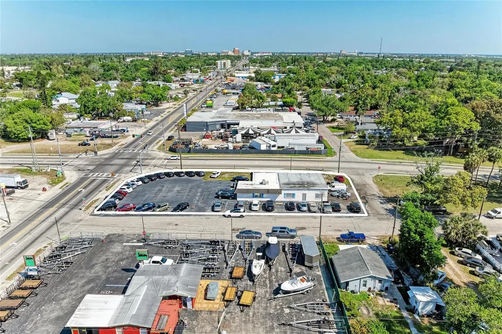 2929 9th Street W Bradenton FL 34205
