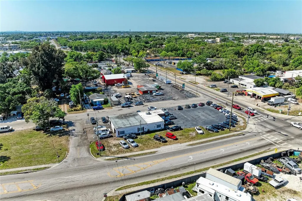 2929 9th Street W Bradenton FL 34205