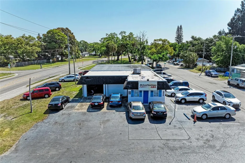 2929 9th Street W Bradenton FL 34205