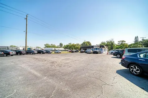 2929 9th Street W Bradenton FL 34205