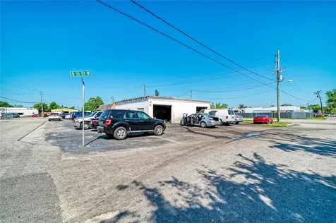 2929 9th Street W Bradenton FL 34205