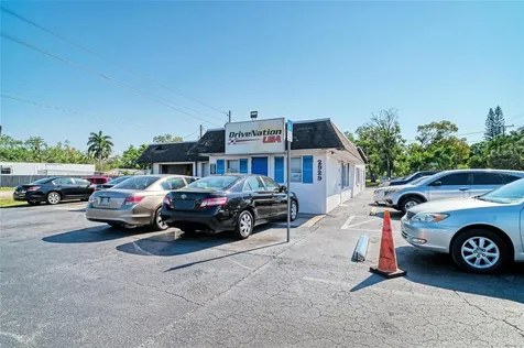 2929 9th Street W Bradenton FL 34205