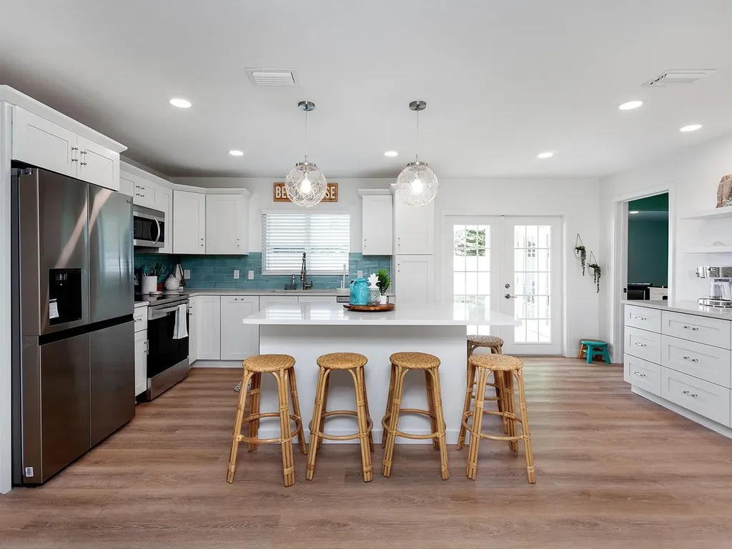 3049 Wood Street Sarasota FL 34237