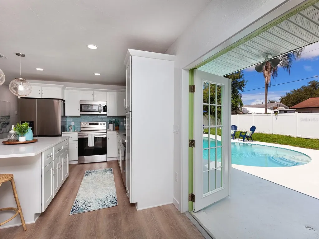 3049 Wood Street Sarasota FL 34237