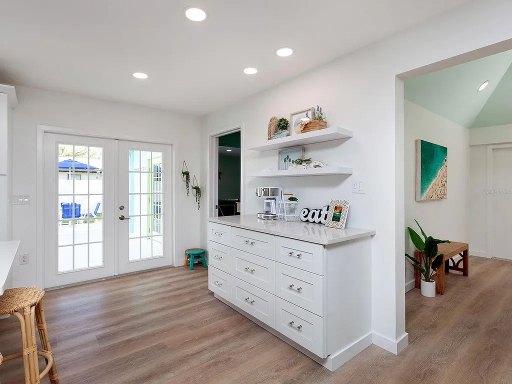 3049 Wood Street Sarasota FL 34237