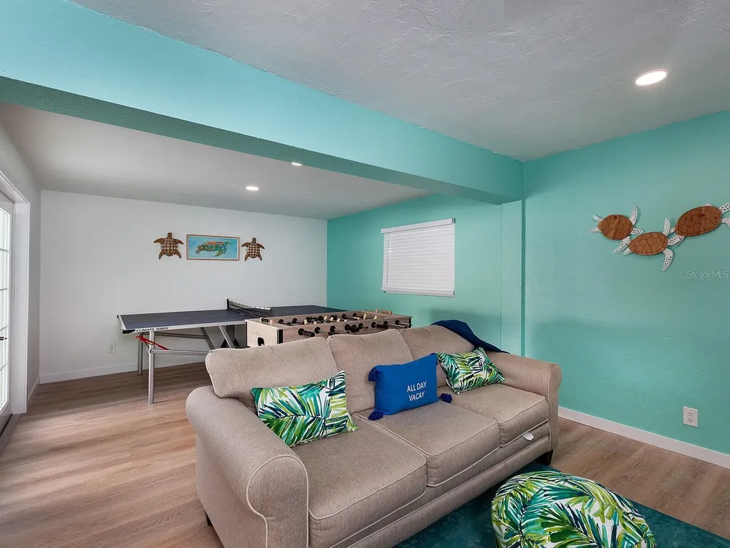 3049 Wood Street Sarasota FL 34237