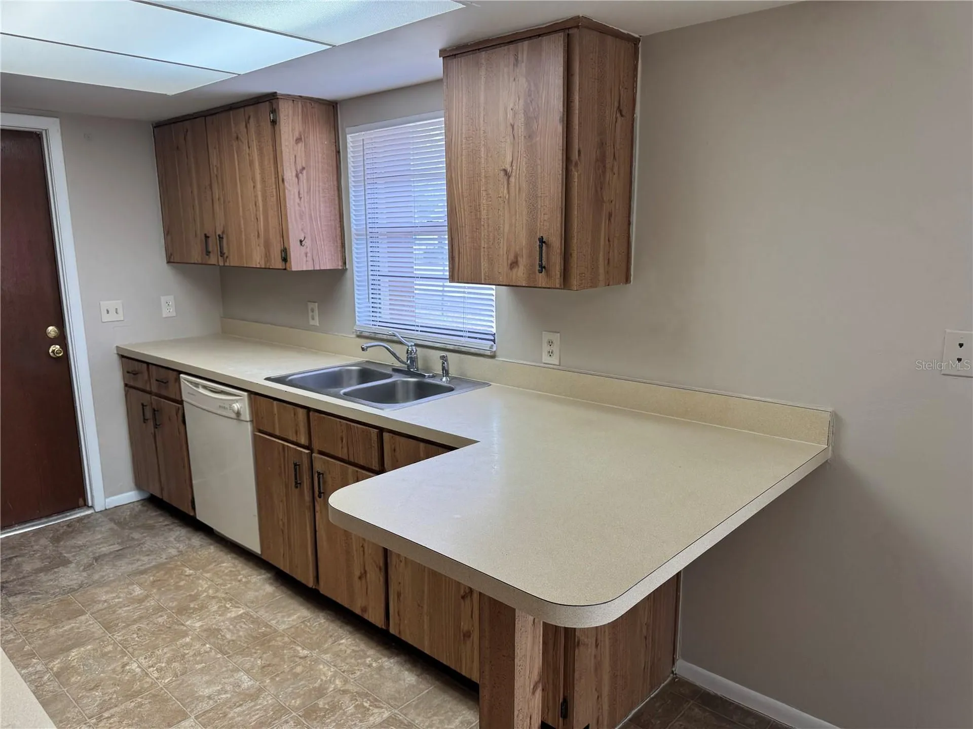 701 Kings Cove Court Orlando FL 32807