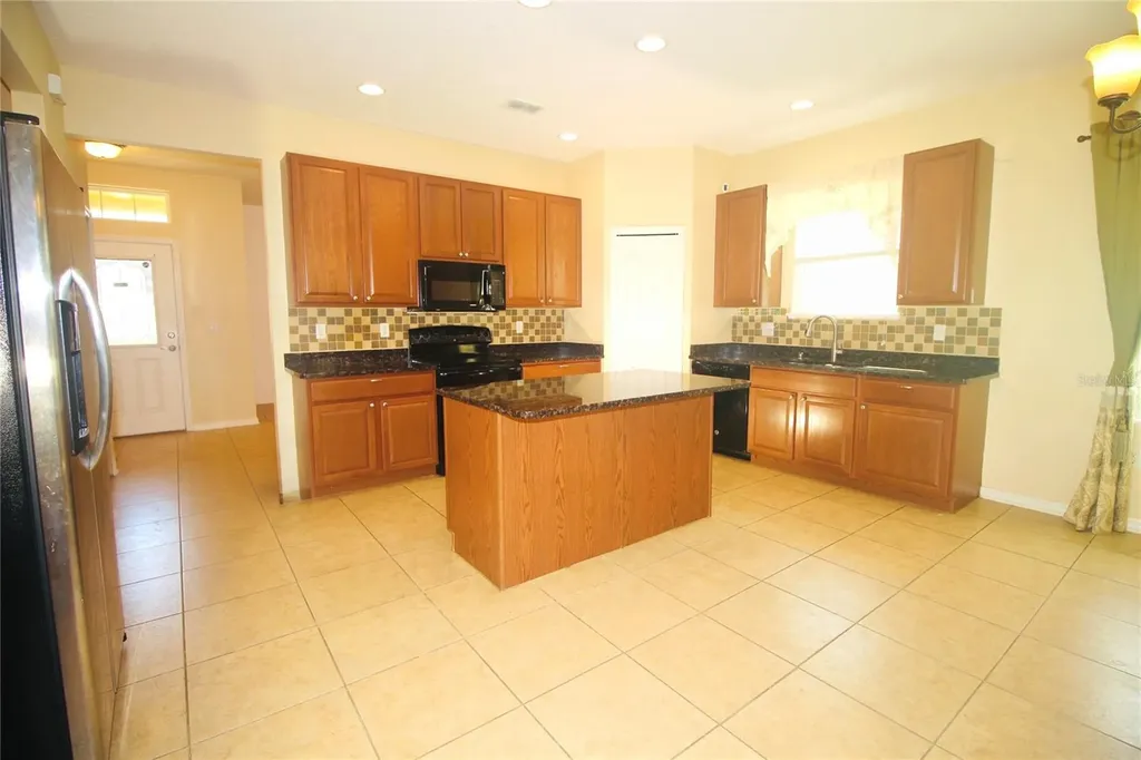 2803 Moonstone Bend Kissimmee FL 34758