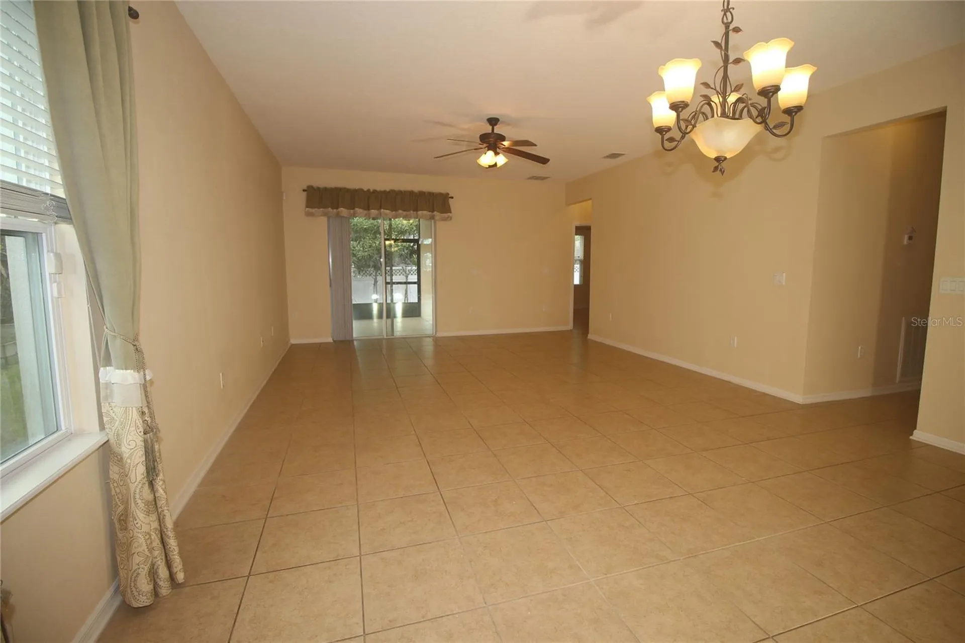 2803 Moonstone Bend Kissimmee FL 34758