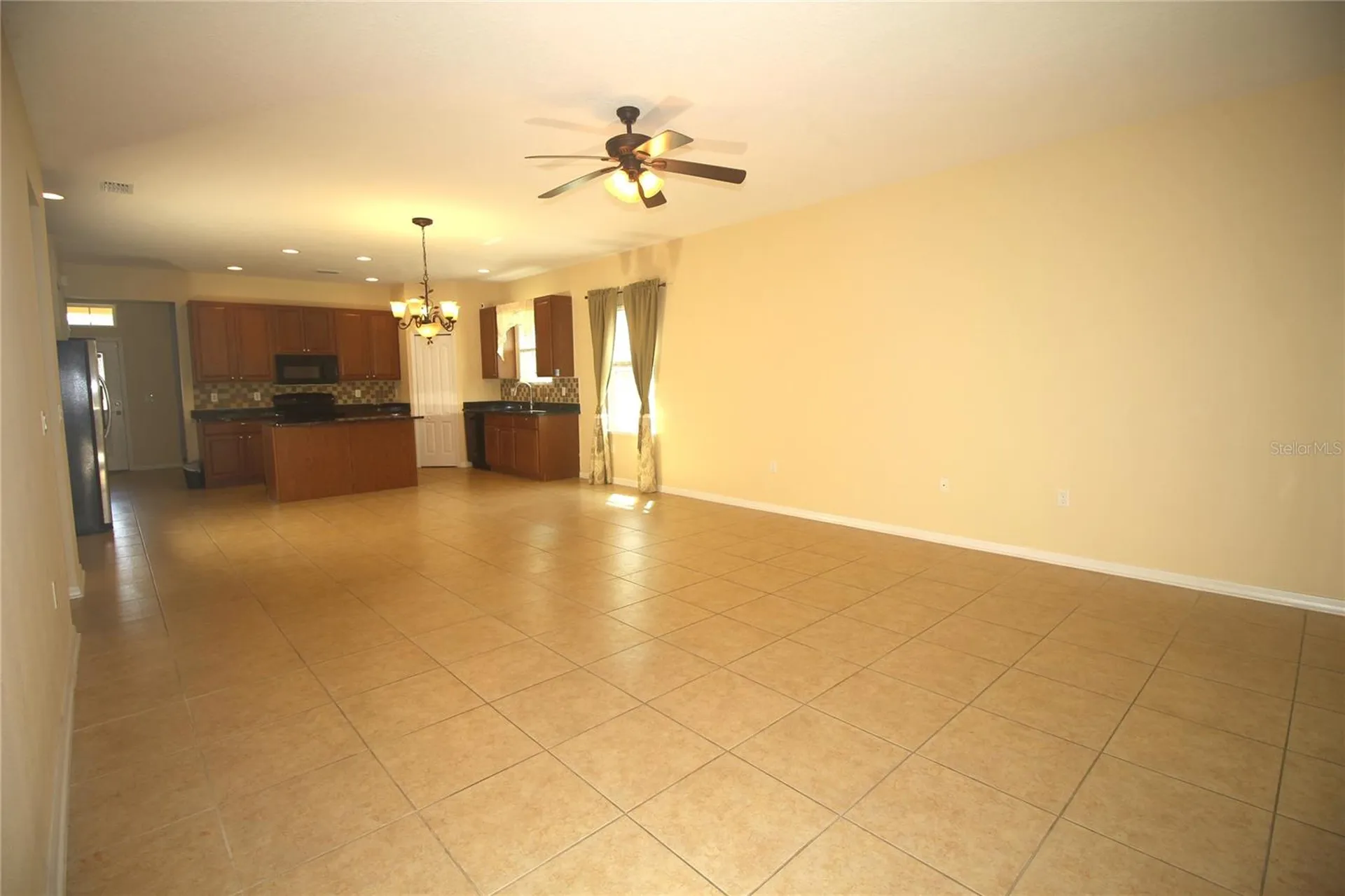 2803 Moonstone Bend Kissimmee FL 34758