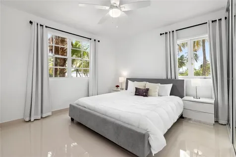 Royal Palm F Pr 6690 Vega Alta PR 00692