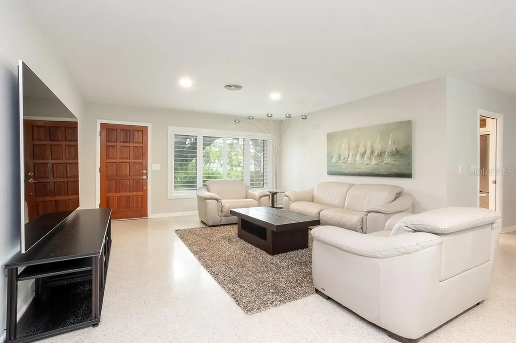 308 Palmetto Lane Largo FL 33770