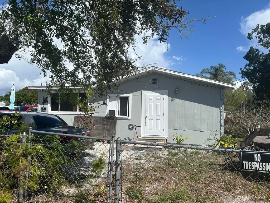 2411 6th Street E Bradenton FL 34208