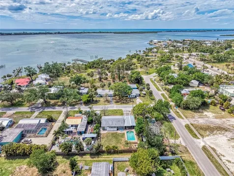 71 Winson Avenue Englewood FL 34223