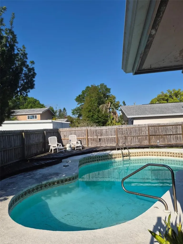 11738 96th Place Seminole FL 33772