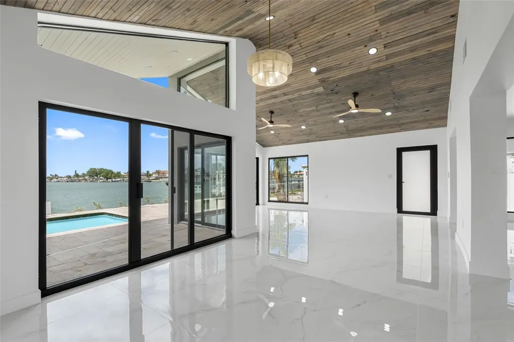 520 115th Avenue Treasure Island FL 33706