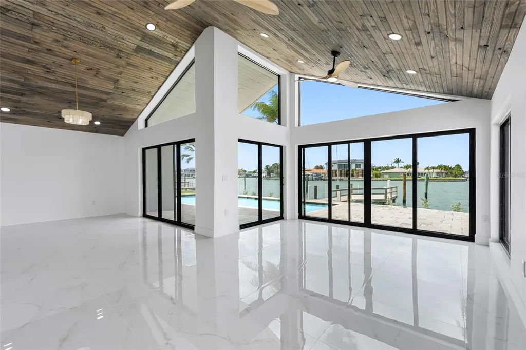 520 115th Avenue Treasure Island FL 33706