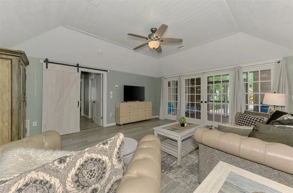 351 Oak Street Englewood FL 34223