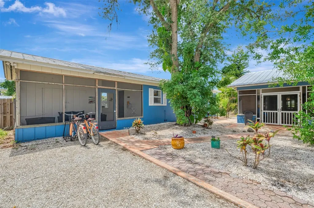 351 Oak Street Englewood FL 34223