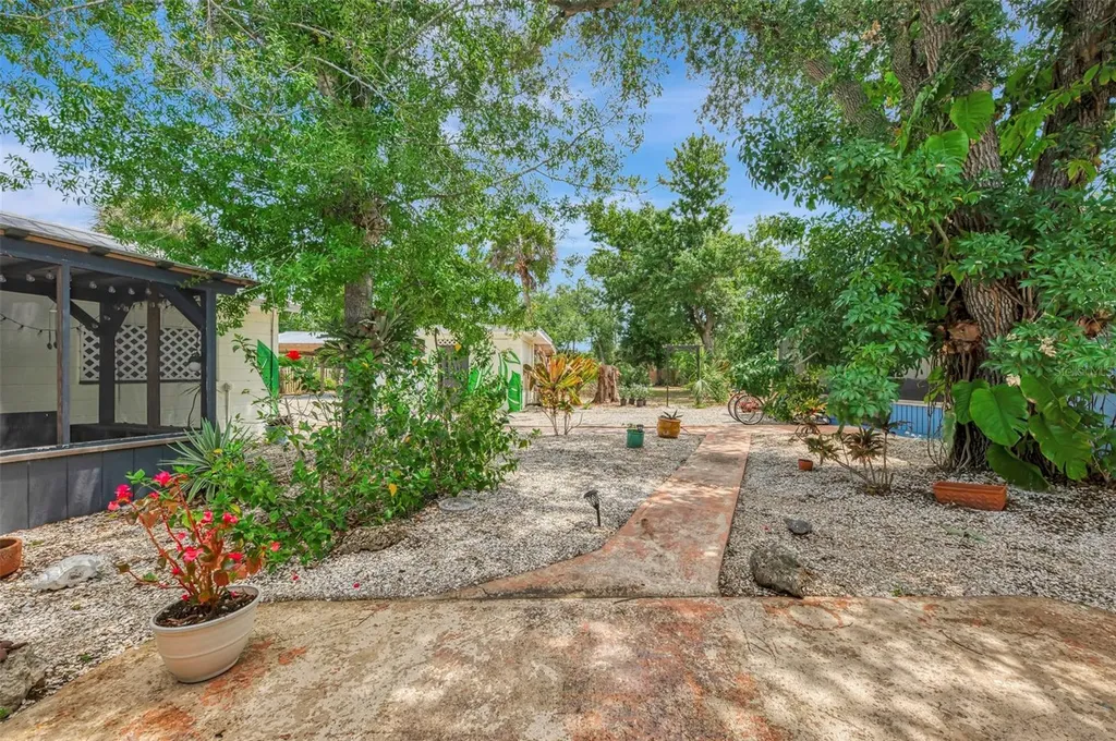 351 Oak Street Englewood FL 34223