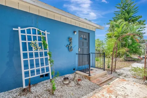 351 Oak Street Englewood FL 34223