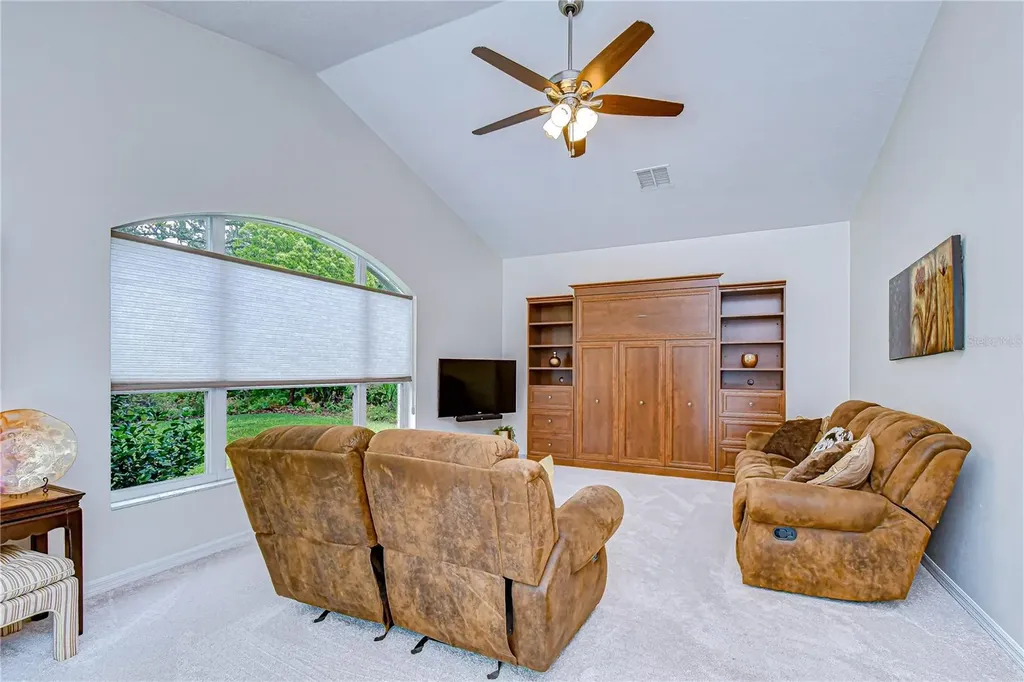 5612 Eagleglen Place Lithia FL 33547