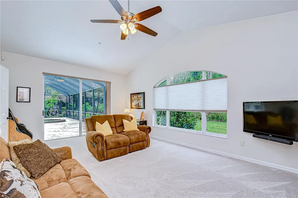 5612 Eagleglen Place Lithia FL 33547