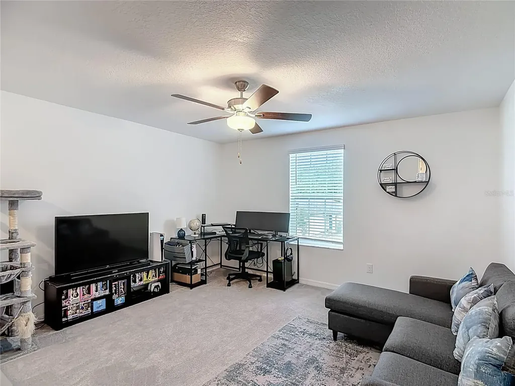 1699 Red Loop Lakeland FL 33801