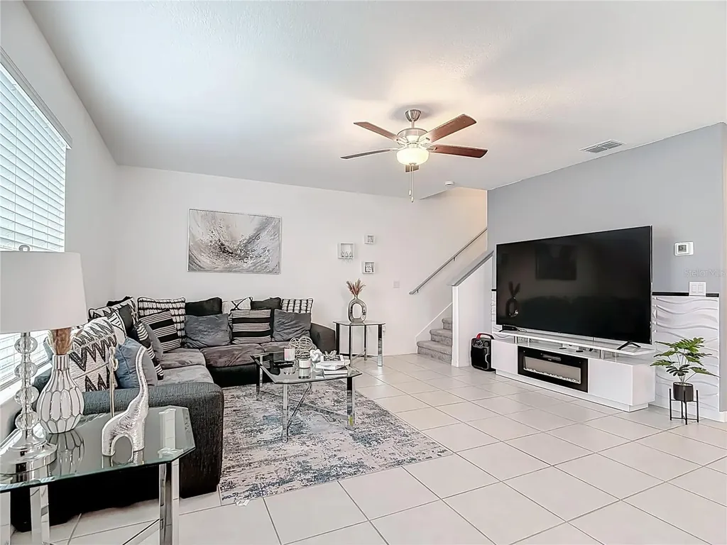 1699 Red Loop Lakeland FL 33801