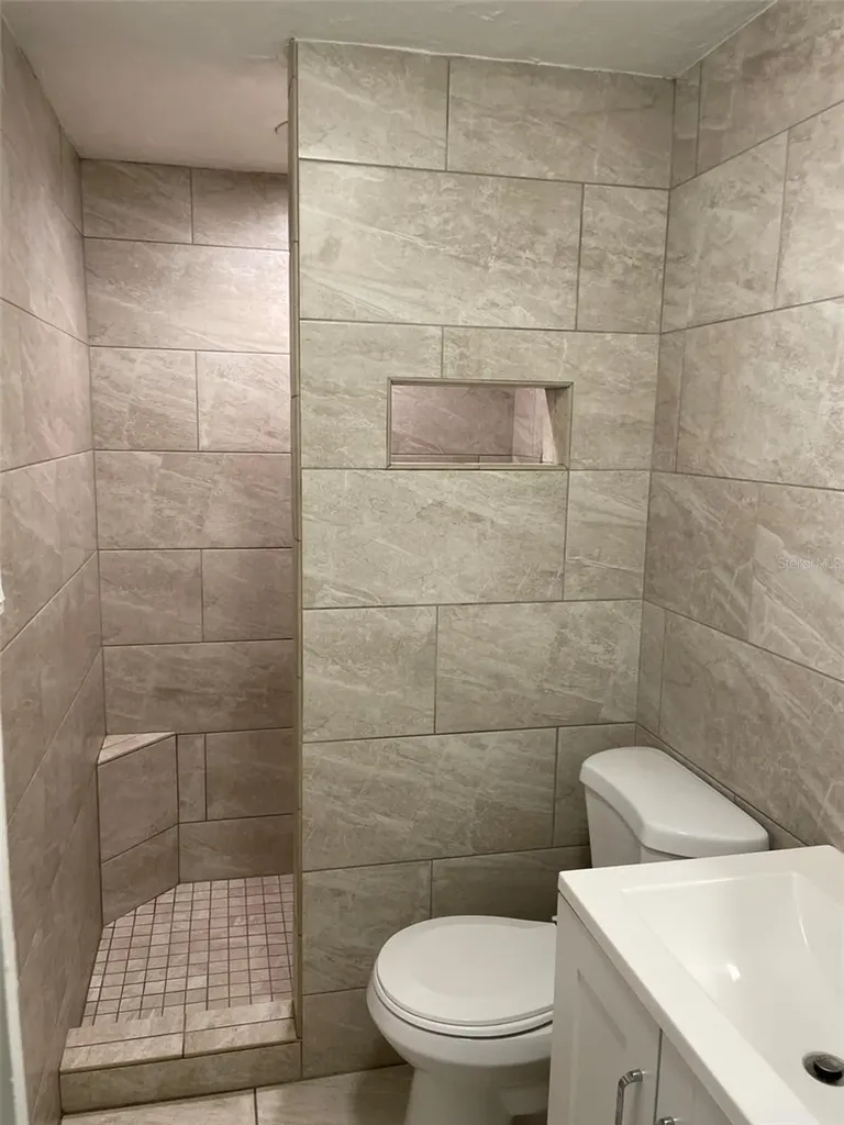 828 S Tuttle Avenue Sarasota FL 34237