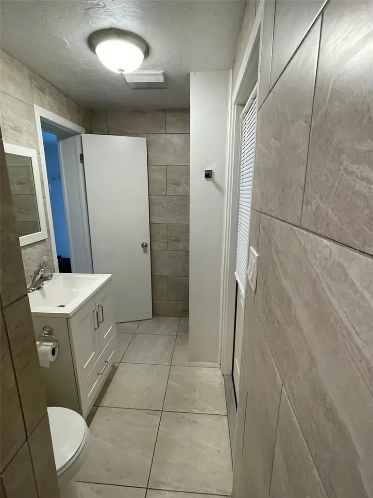 828 S Tuttle Avenue Sarasota FL 34237