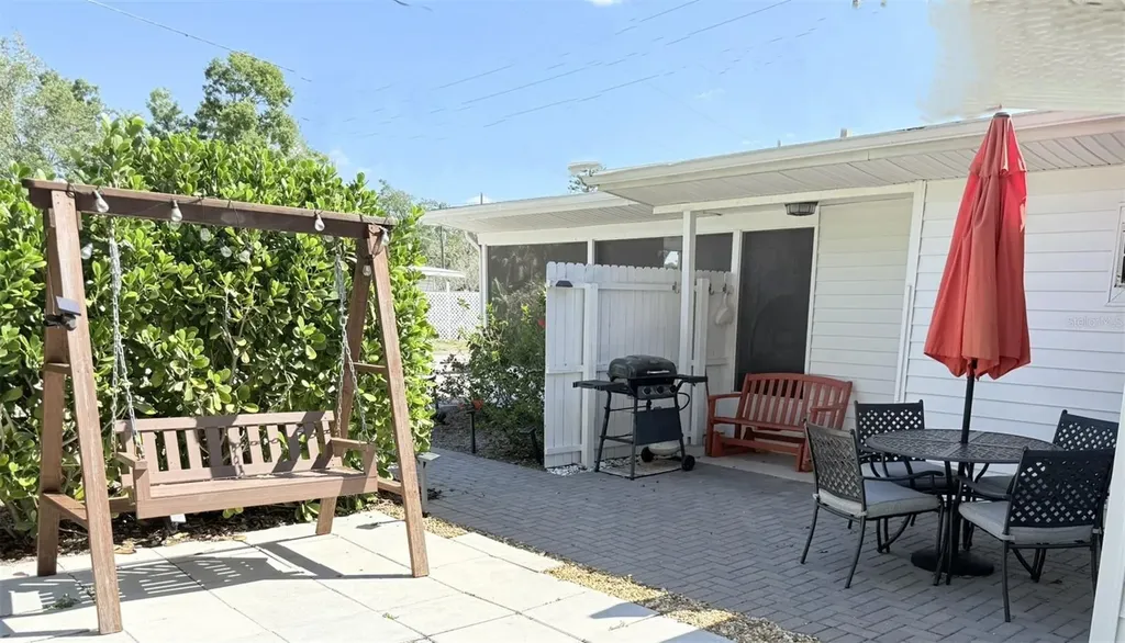 828 S Tuttle Avenue Sarasota FL 34237