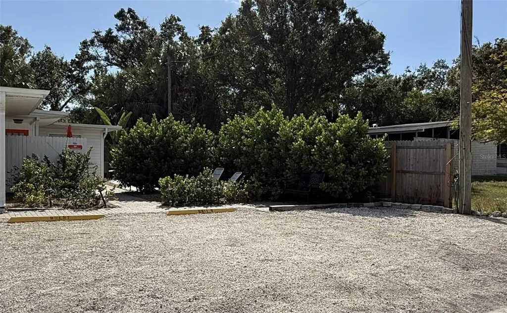 828 S Tuttle Avenue Sarasota FL 34237