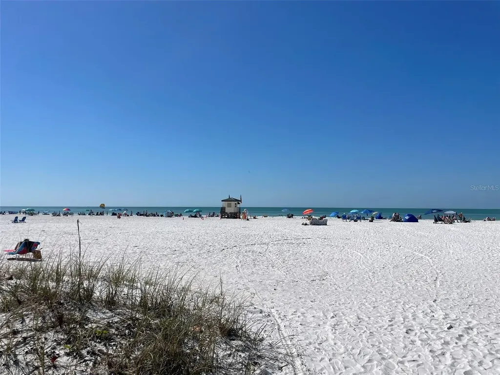 828 S Tuttle Avenue Sarasota FL 34237