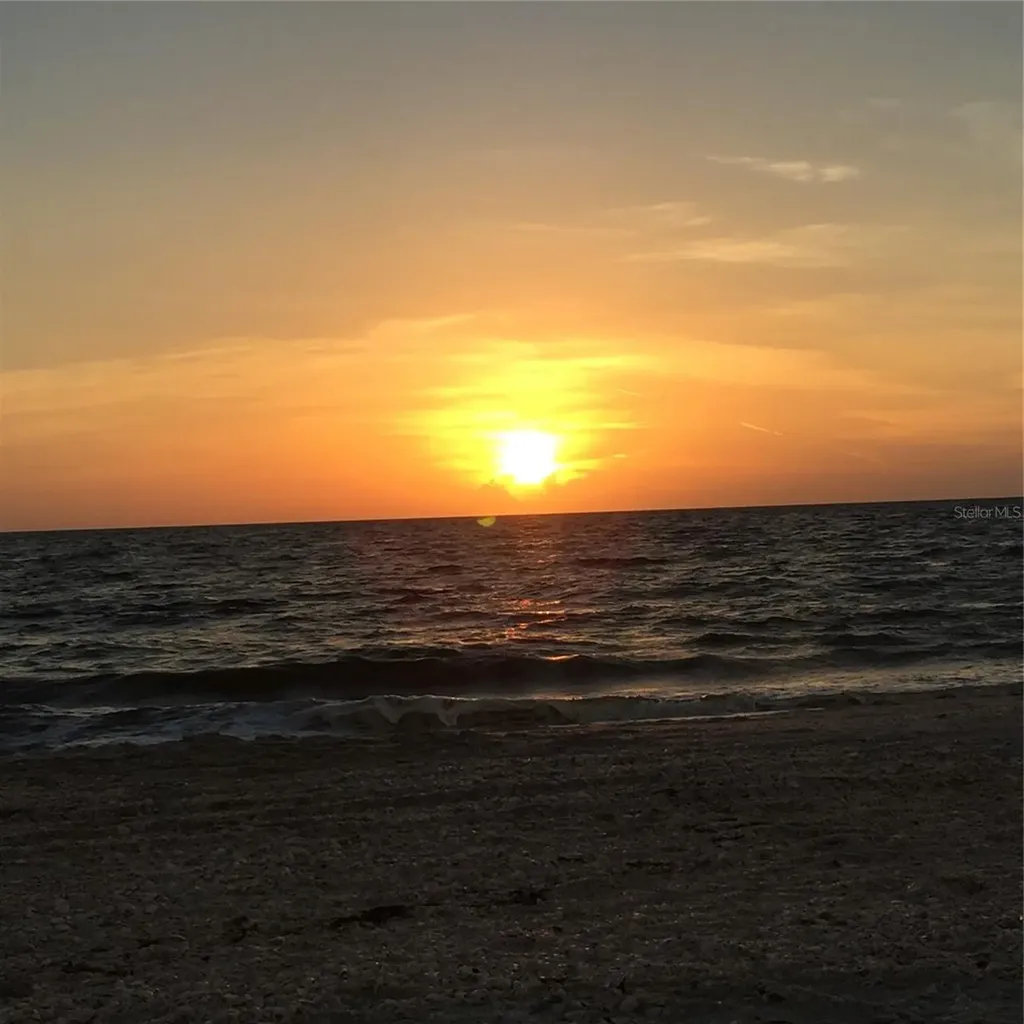 828 S Tuttle Avenue Sarasota FL 34237