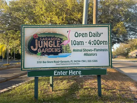 828 S Tuttle Avenue Sarasota FL 34237