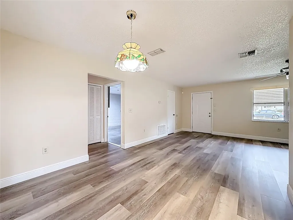 615 Third Avenue Lady Lake FL 32159
