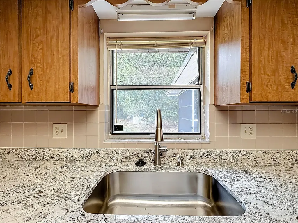 615 Third Avenue Lady Lake FL 32159