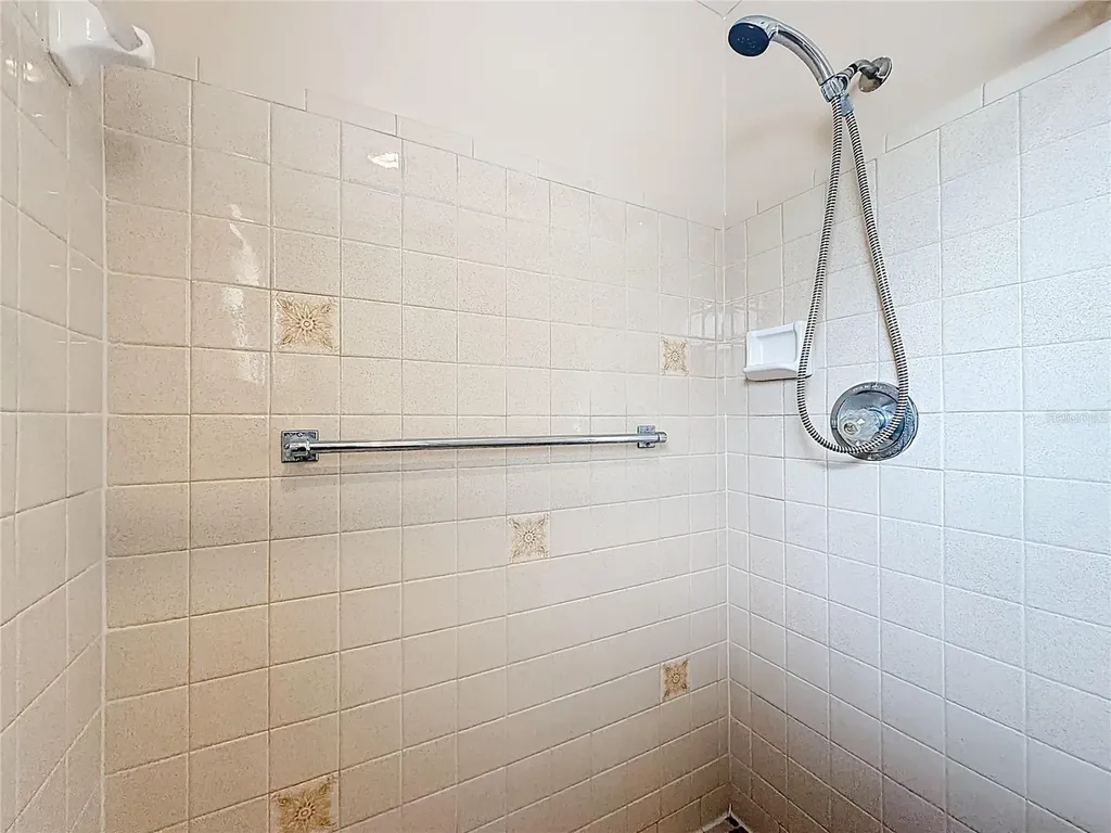 615 Third Avenue Lady Lake FL 32159