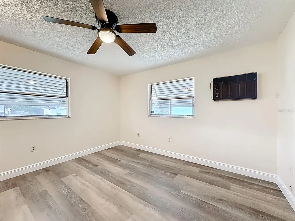 615 Third Avenue Lady Lake FL 32159