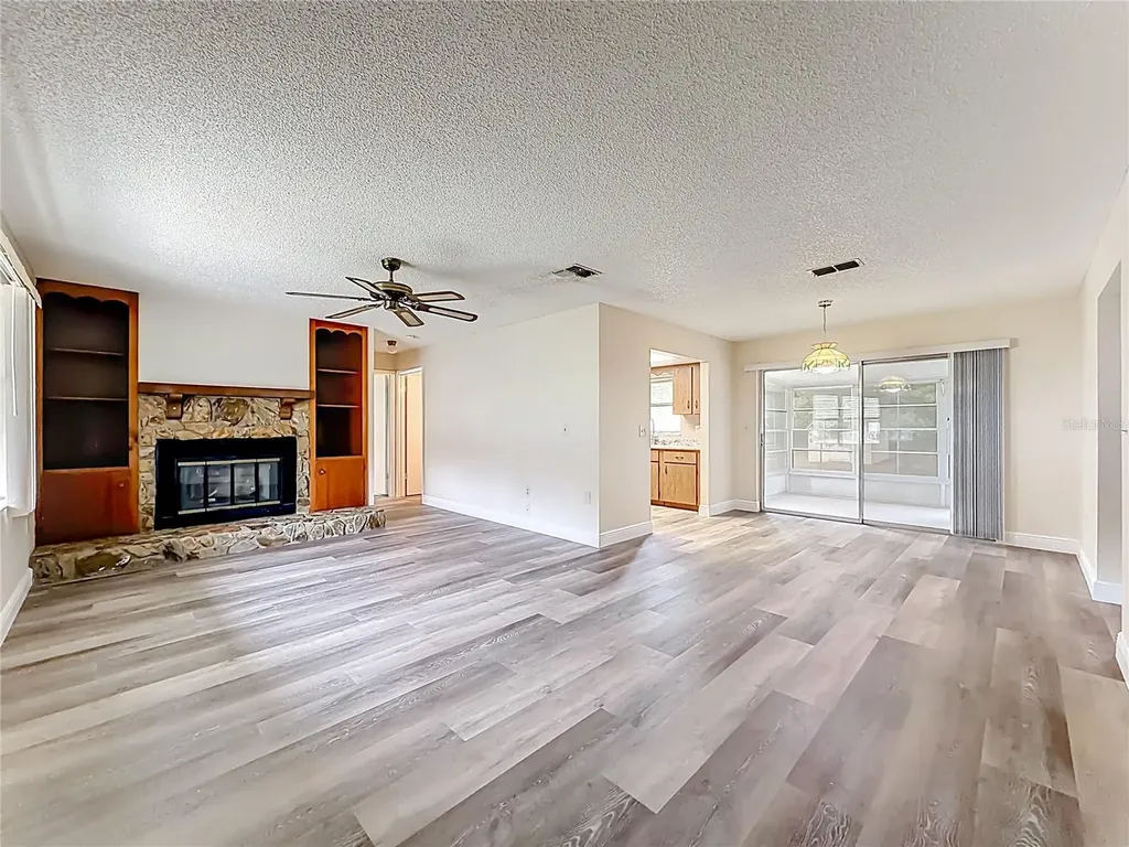 615 Third Avenue Lady Lake FL 32159