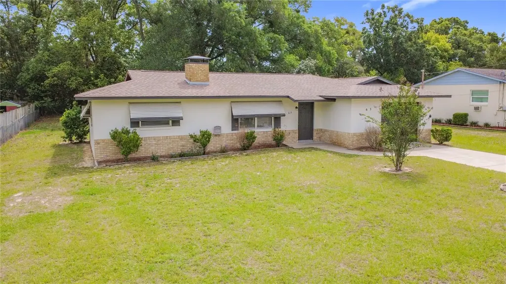615 Third Avenue Lady Lake FL 32159