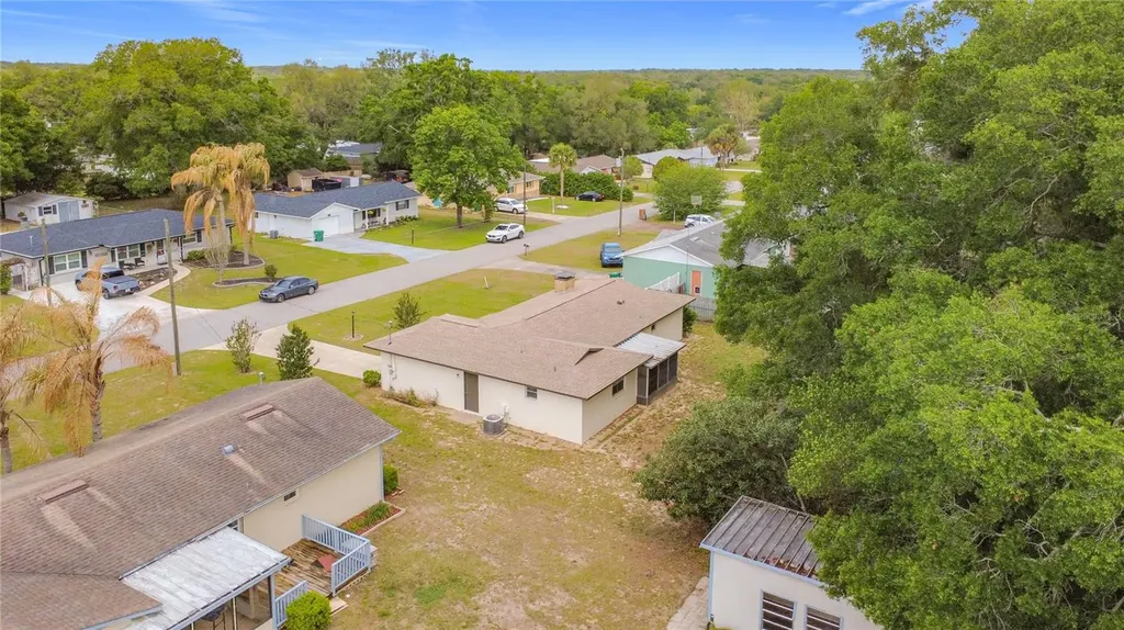 615 Third Avenue Lady Lake FL 32159