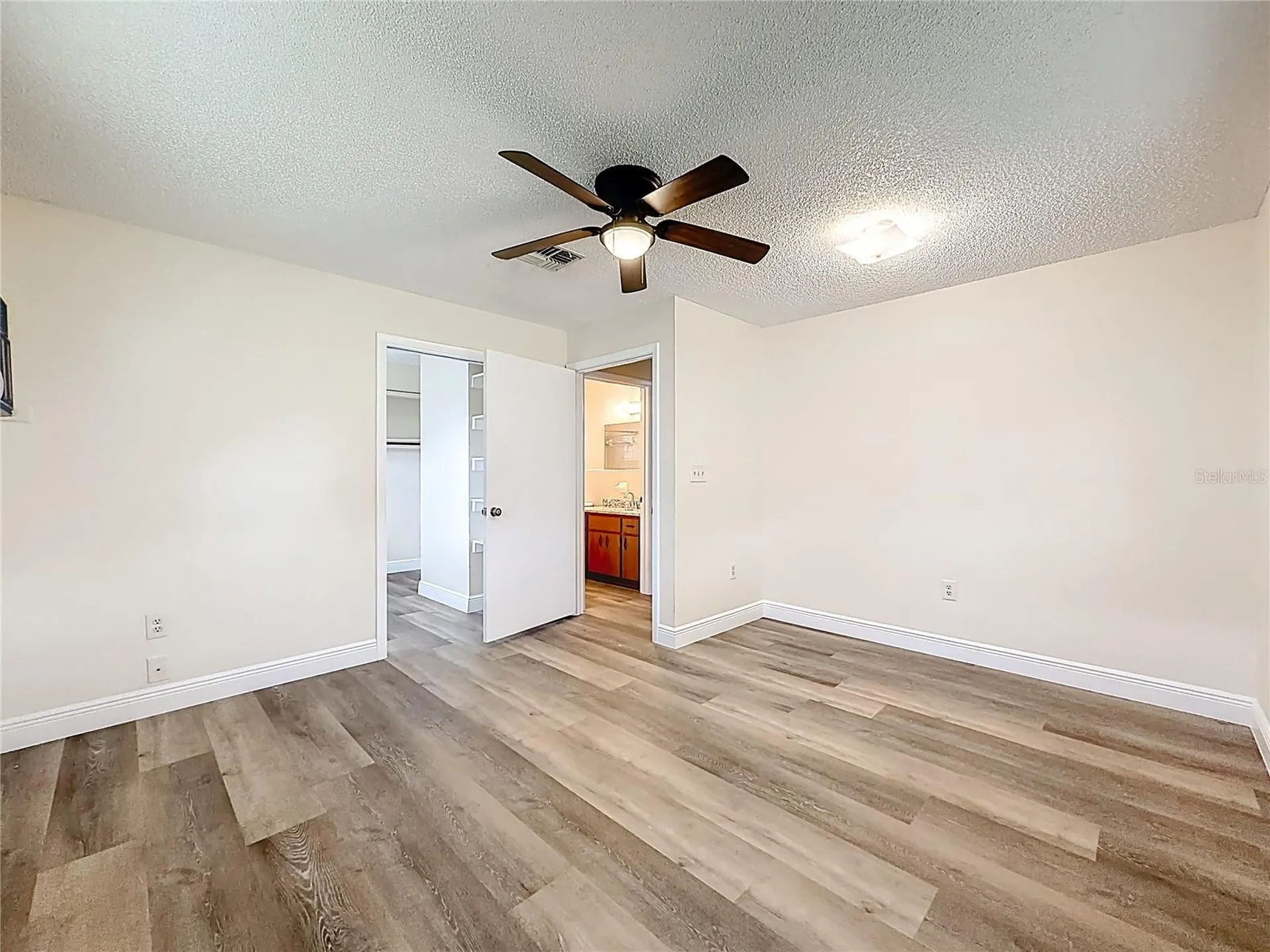 615 Third Avenue Lady Lake FL 32159